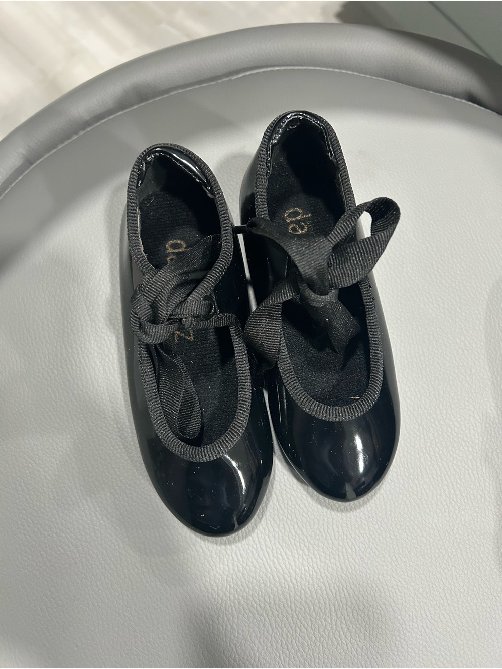 Danshuz toddler black tap shoes with ribbon